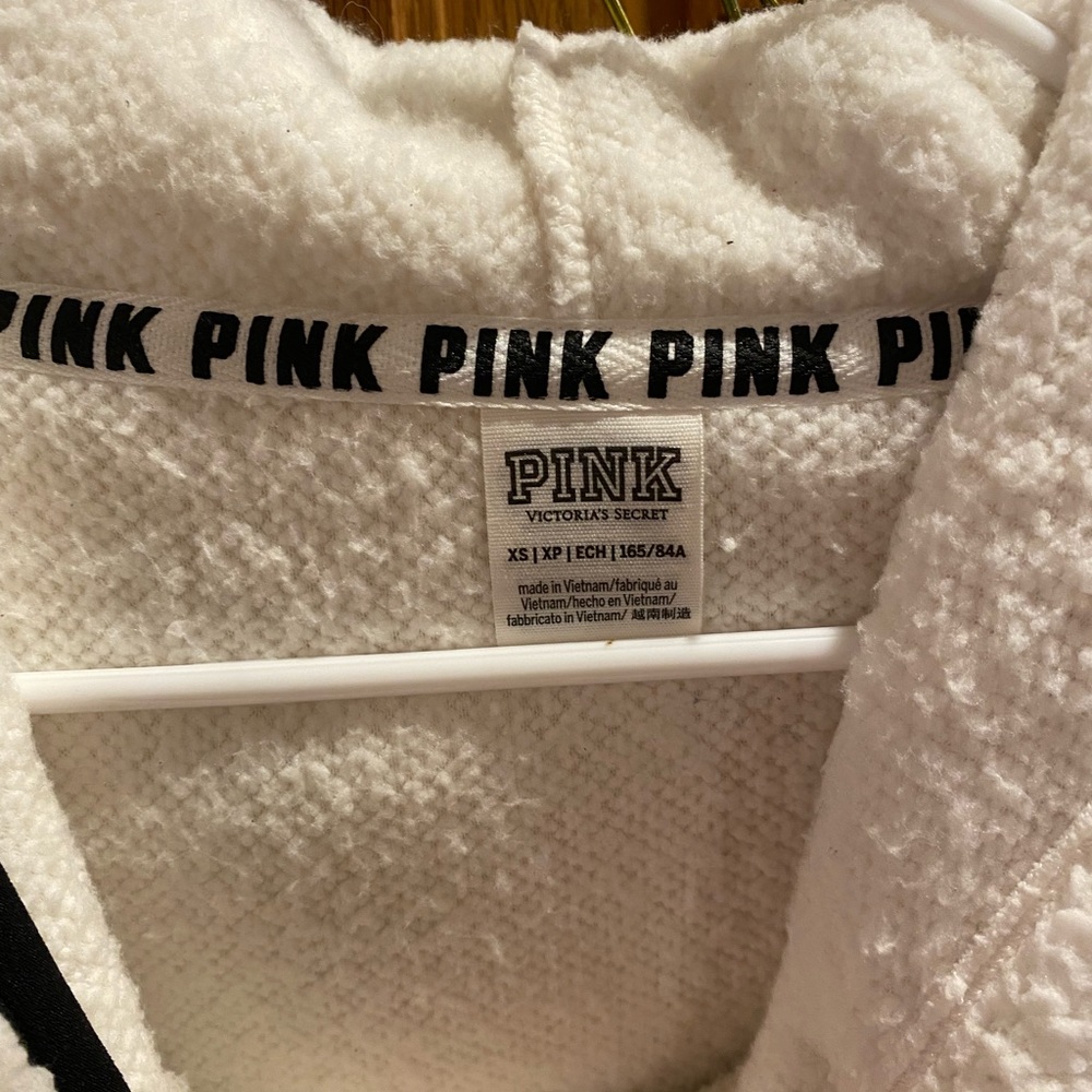 Victoria’s Secret PINK hooded Sherpa - Picture 3 of 4